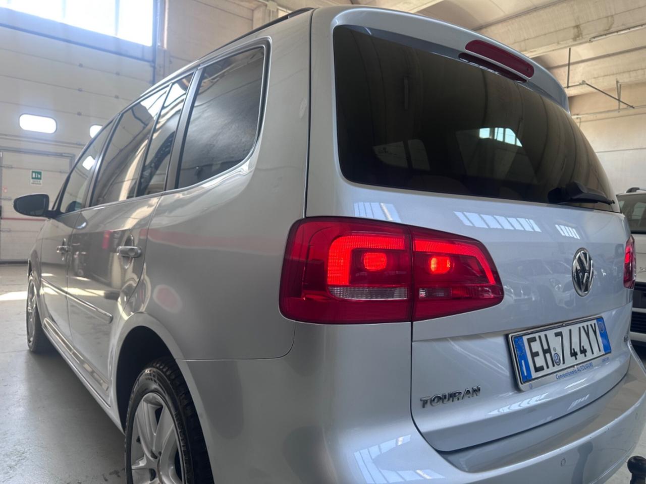 Volkswagen Touran 1.6 TDI gancio traino