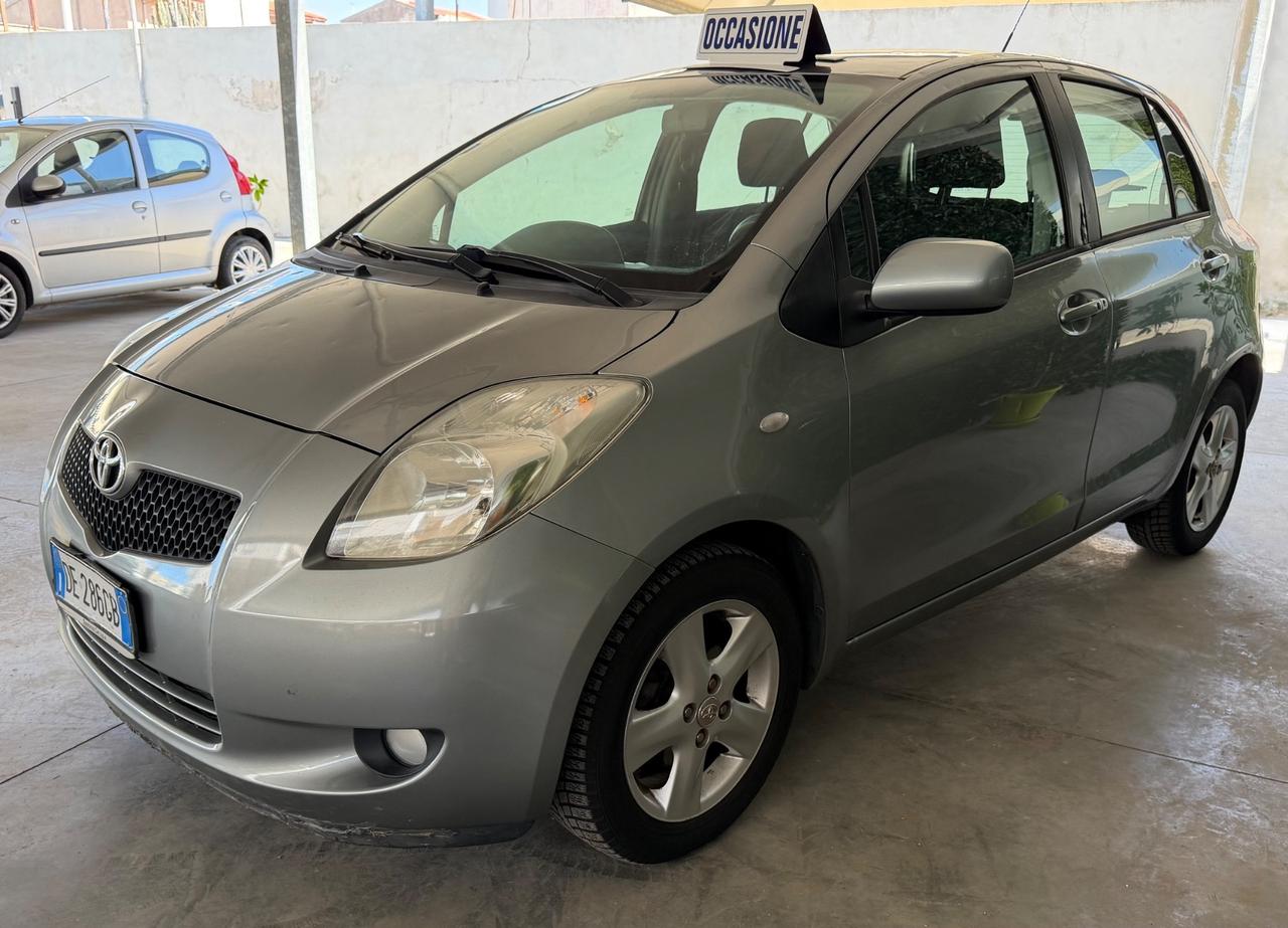 Toyota Yaris 1.3 3 porte Luna