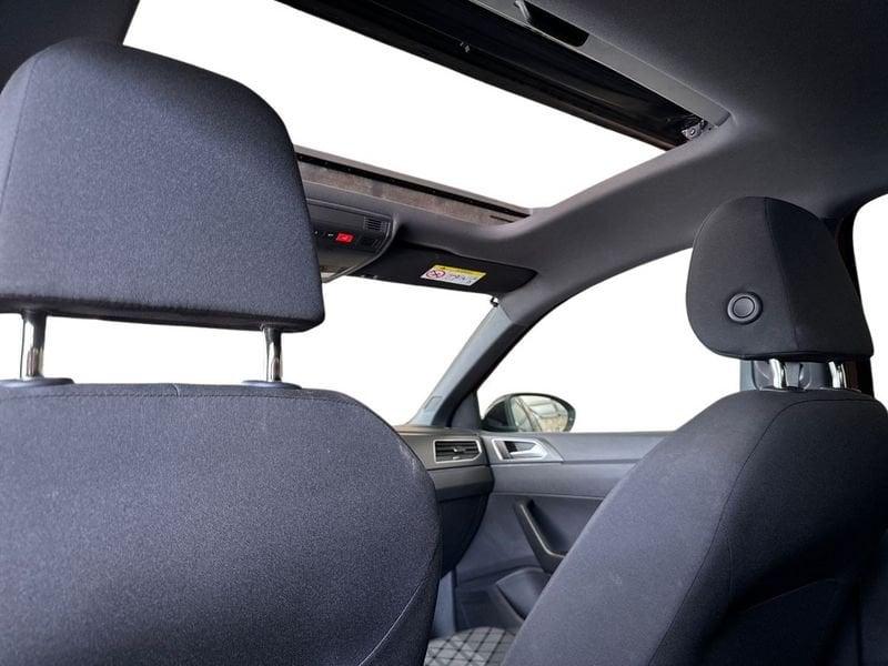 Volkswagen Taigo 1.5 TSI DSG R-LINE