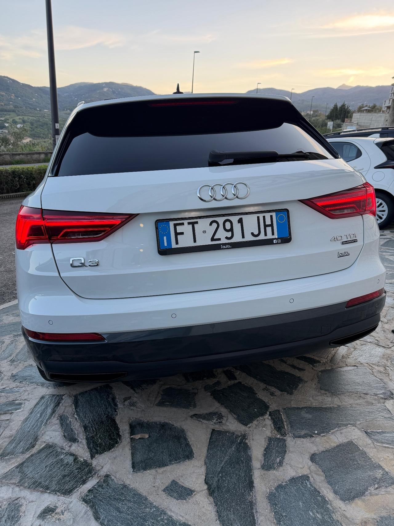 Audi Q3 40 TDI quattro TETTO MATRIX