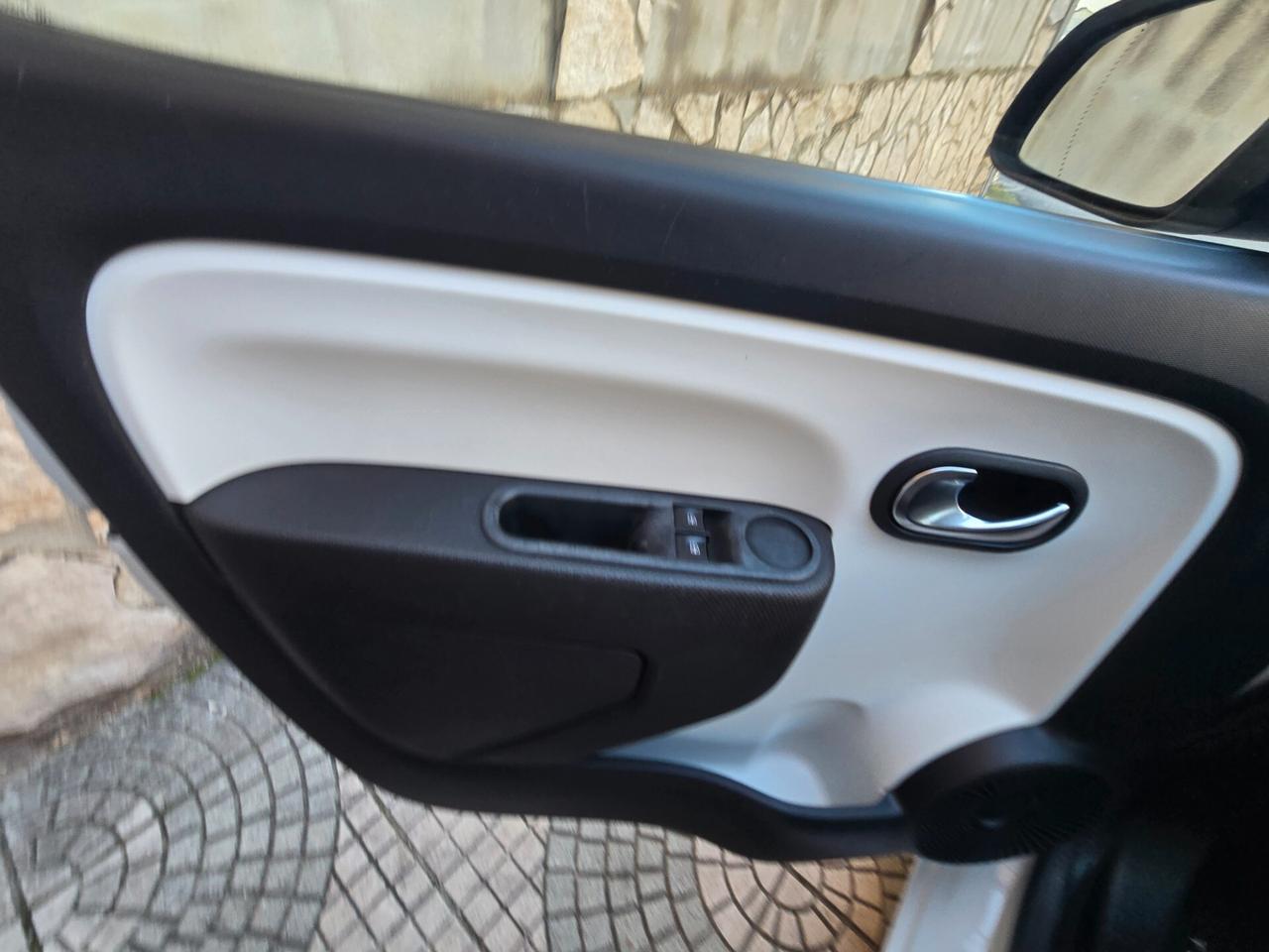 Renault Twingo SCe EDC Zen