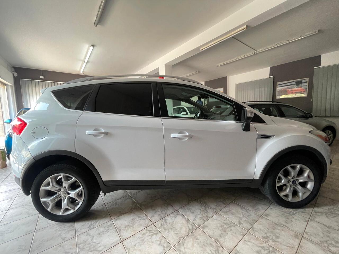 Ford Kuga Kuga+ 2.0 TDCi 140 CV 2WD DPF