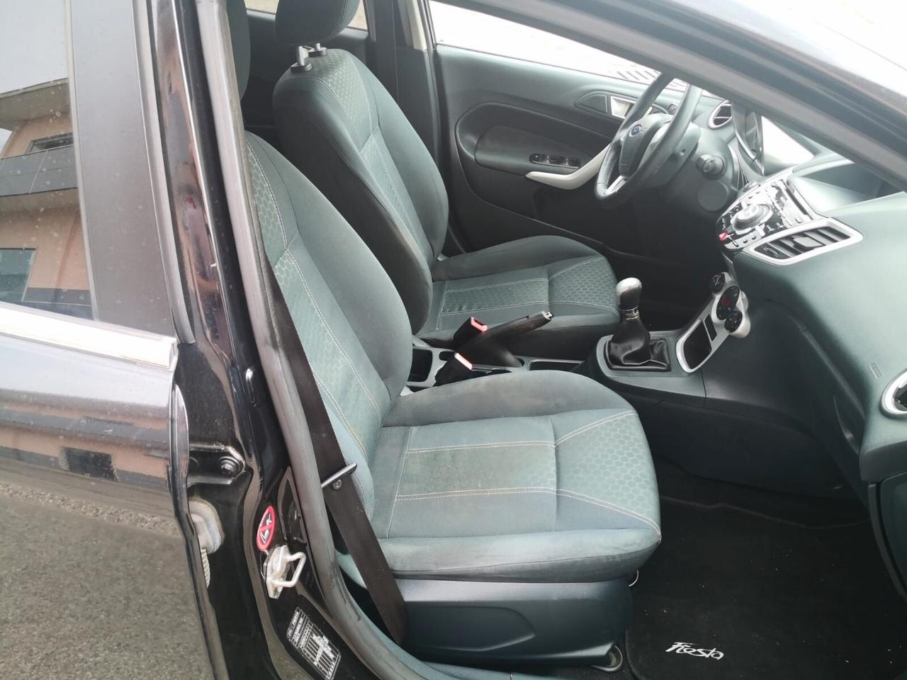 Ford Fiesta 1.4 TDCi 70CV 5 porte Titanium