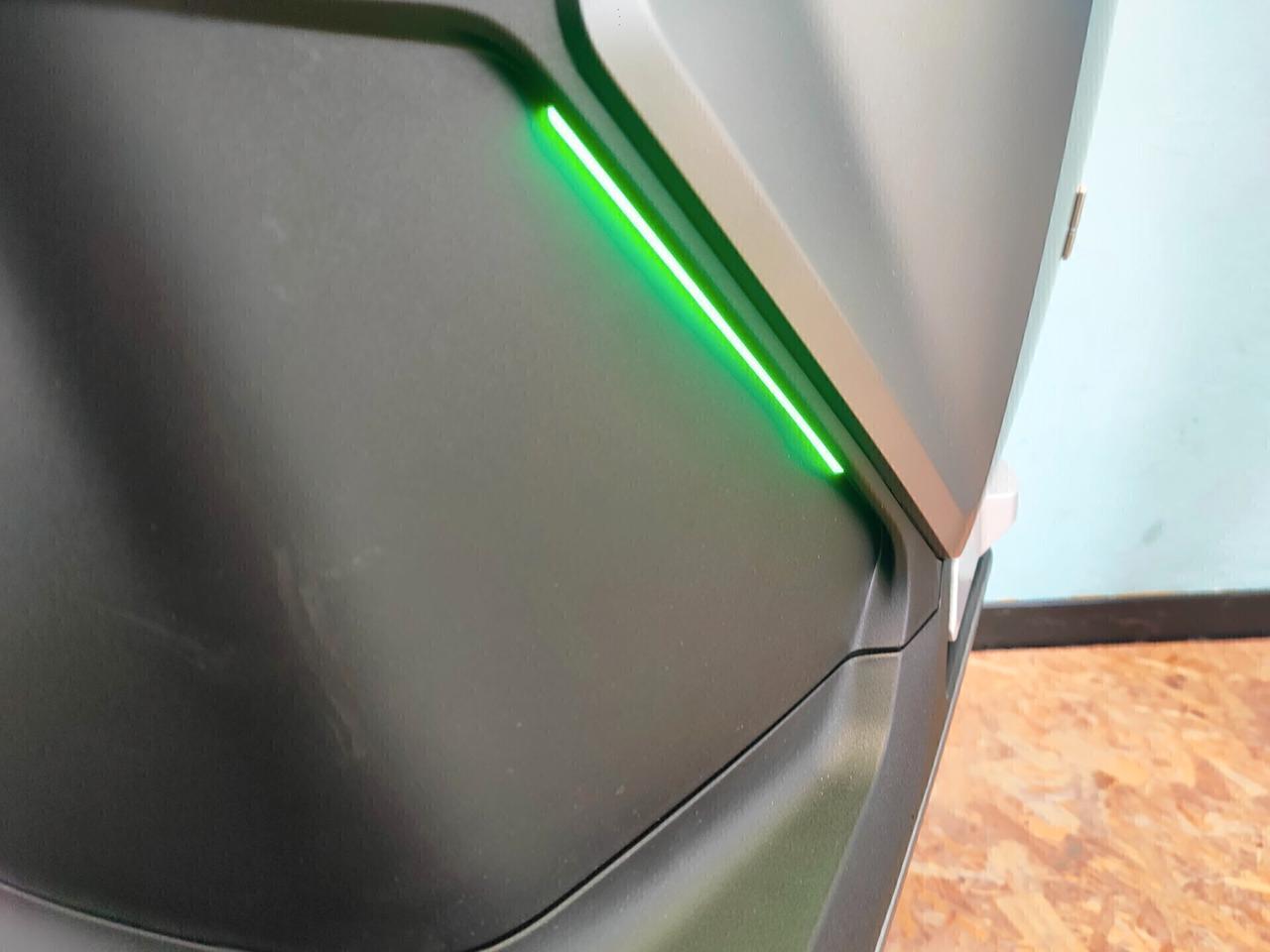 Nmoto NCF S : l'e-scooter che ti porta anche in autostrada