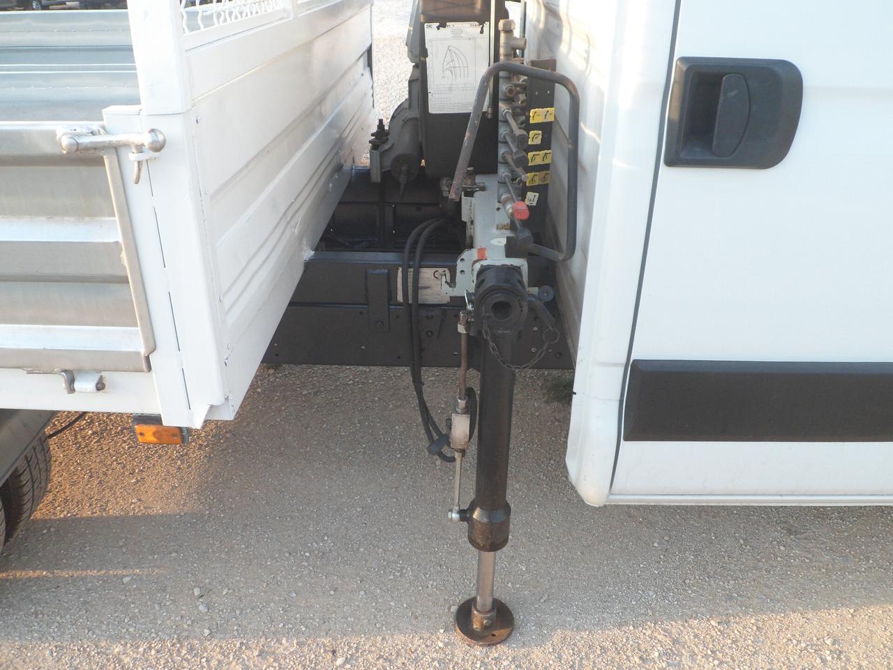 Iveco Daily 35c18 doppia cabina cassone con gru
