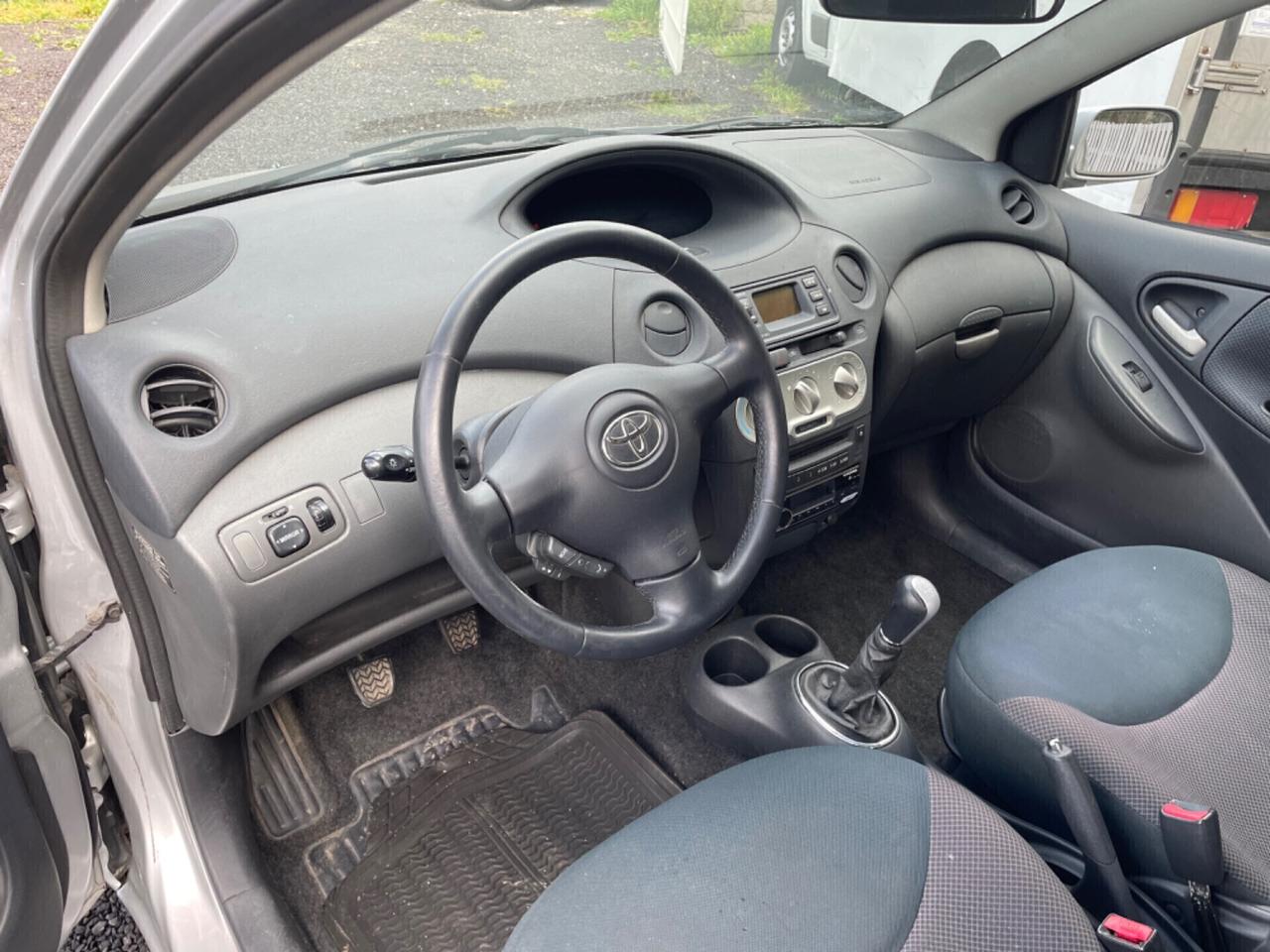 Toyota Yaris 1.4 tdi D-4D cat 5 porte Sol