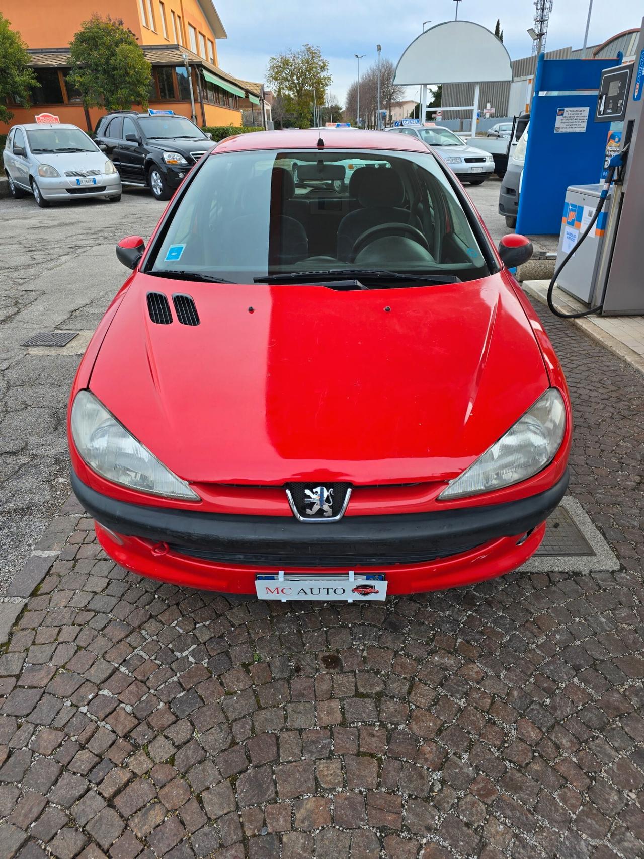 Peugeot 206 1.1 5p. con 210.000km NEOPATENTATI ok