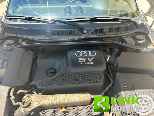 AUDI TT .