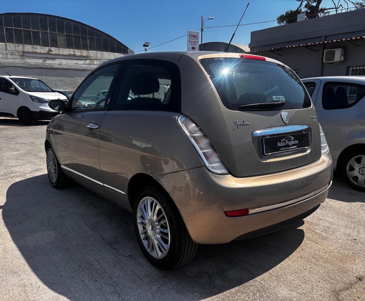 Lancia Ypsilon 1.3 MJT 90 CV Platino