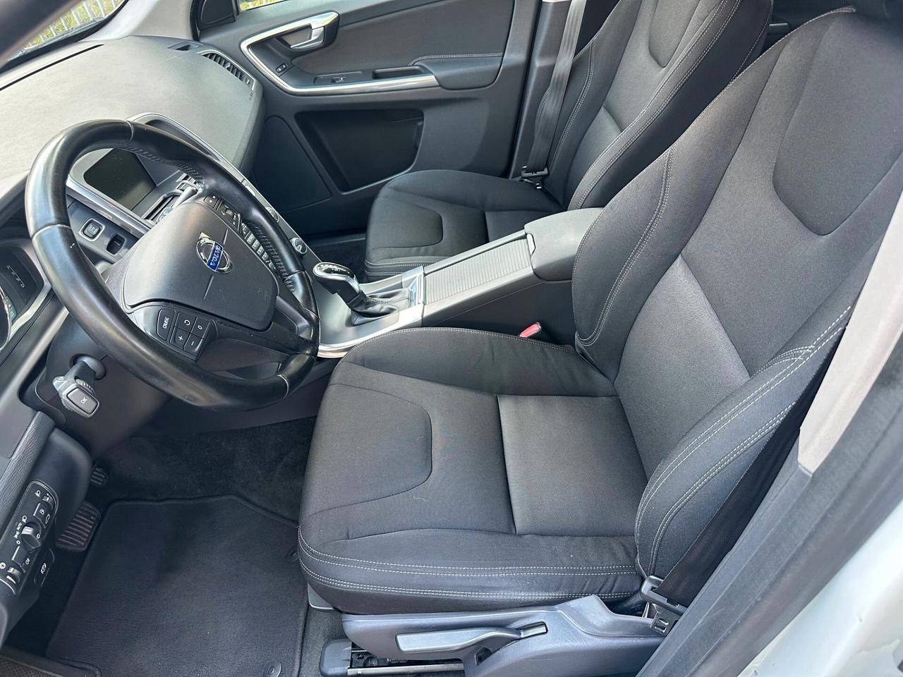 Volvo XC 60 2.4 D4 Momentum AWD 163CV Geartronic*EURO5*NAVI