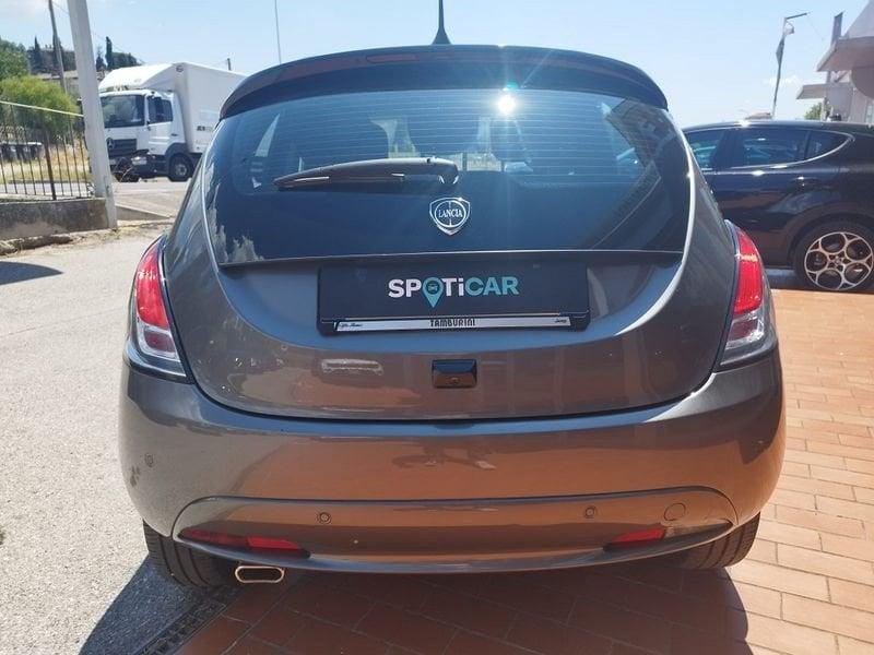 Lancia Ypsilon 1.0 FireFly 5 porte S&S Hybrid Platino