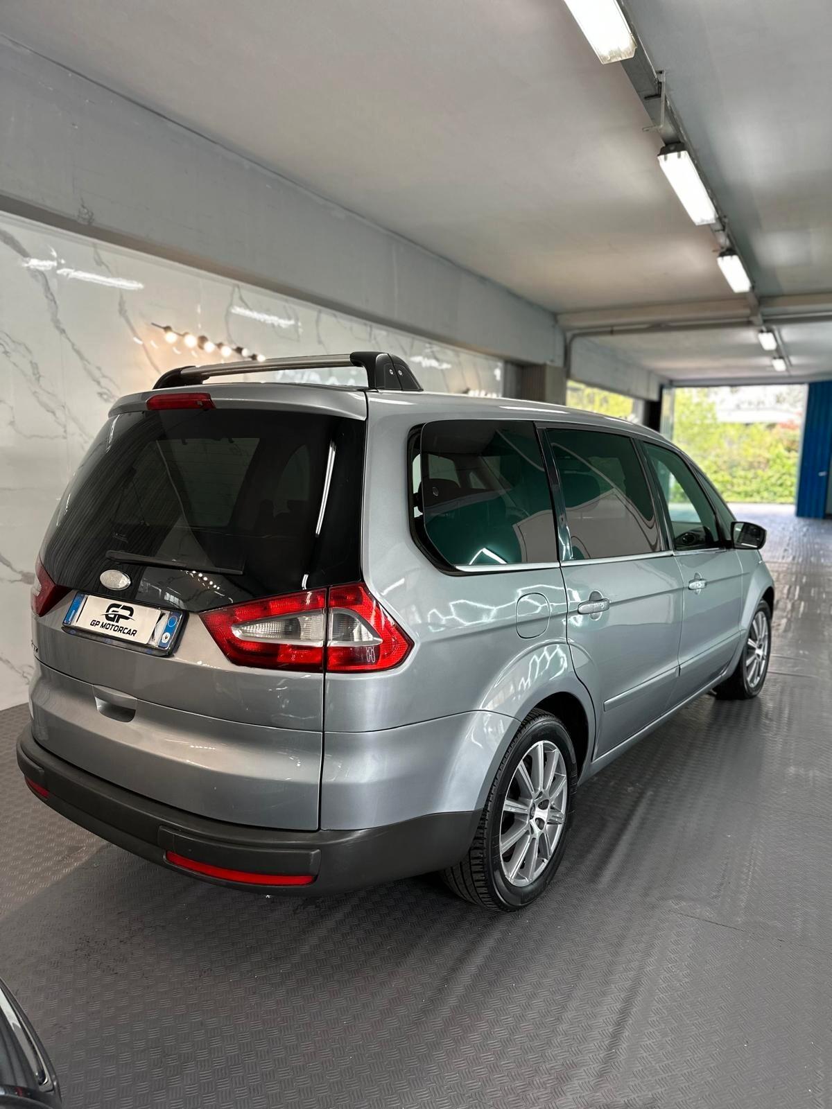 Ford Galaxy 2.2 TDCi 175 CV Ghia DPF