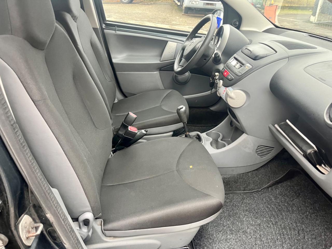Toyota Aygo 1.0benz 2011 141.000km perfetta per neopatentati