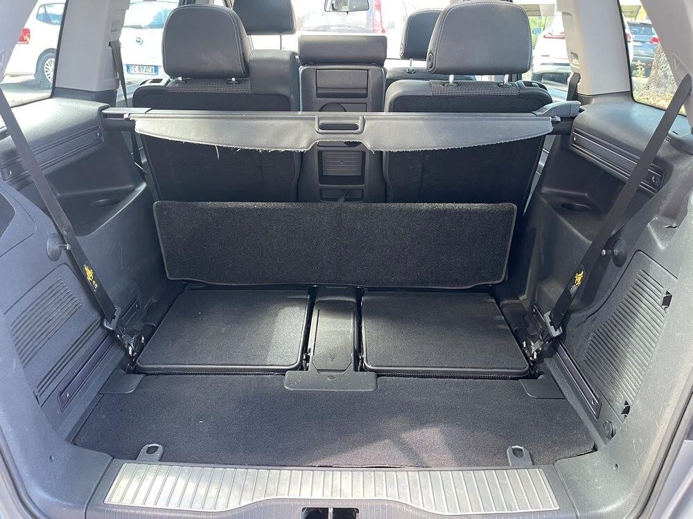 Opel Zafira 1.9 TDCI COSMO NEO PATENTATI