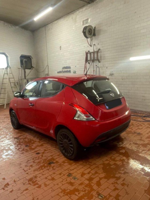 LANCIA Ypsilon 1.2 69 CV 5 porte GPL Silver