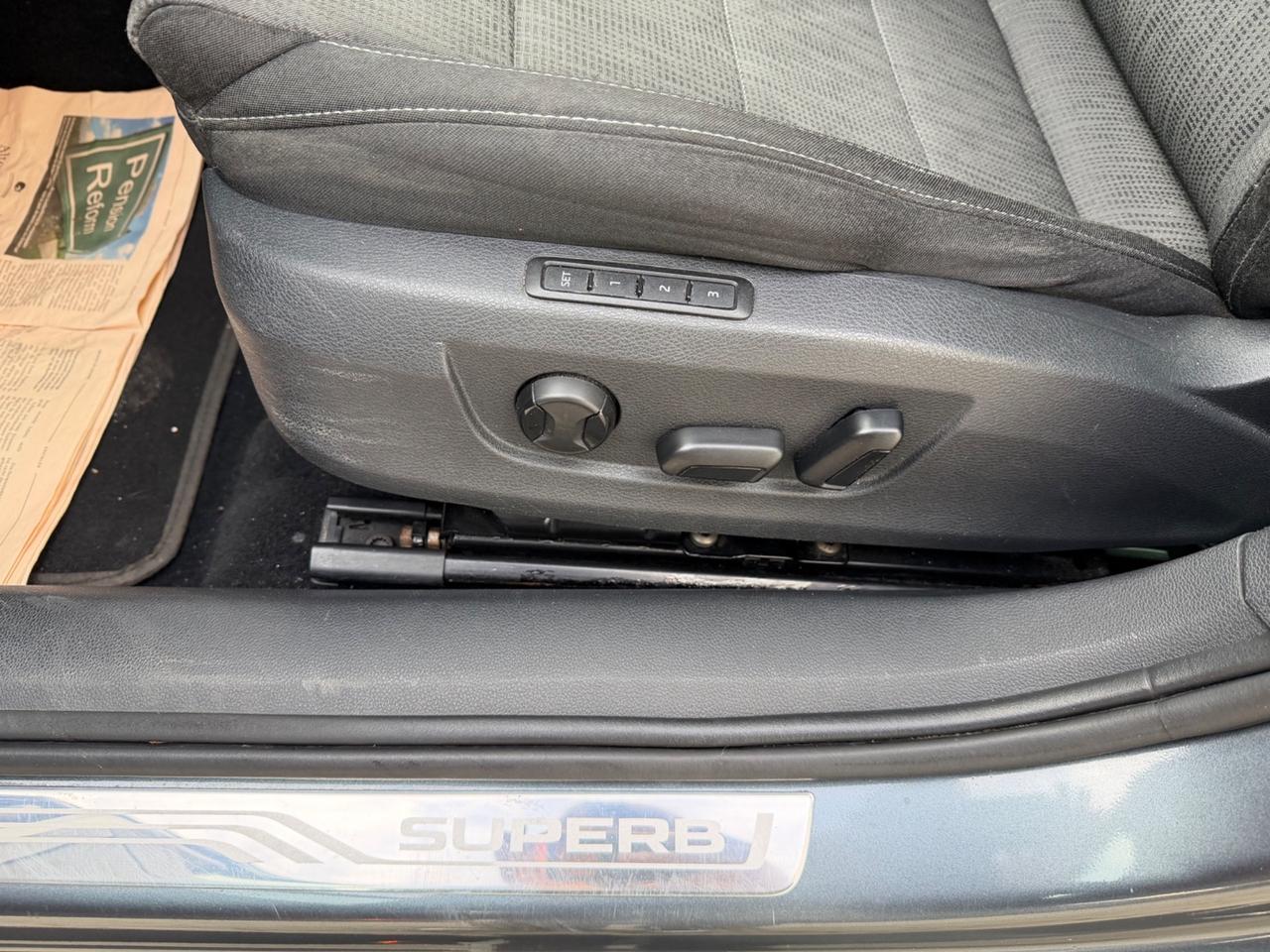 Skoda Superb 2.0 TDI DSG Wagon Style