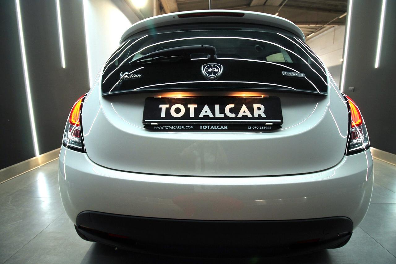 LANCIA YPSILON 1.0 70 CV HYBRID SILVER