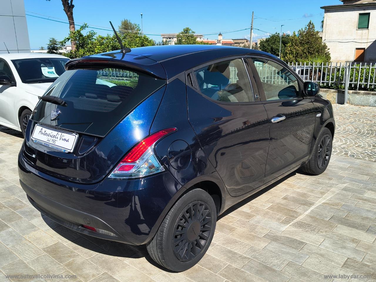 LANCIA Ypsilon 1.2 69 CV 5p. GPL Ecochic Silver