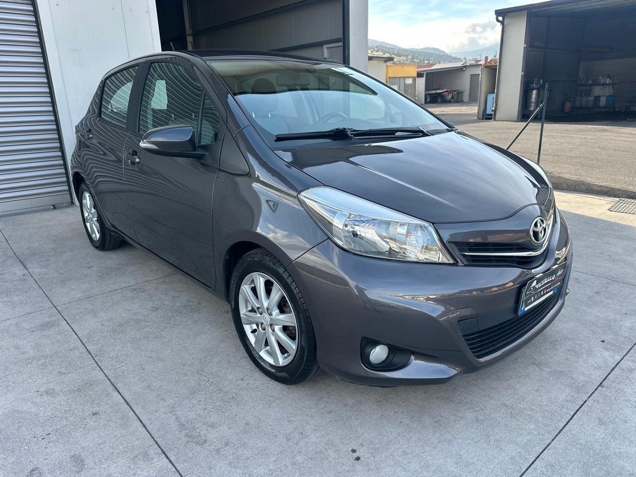 Toyota Yaris 1.4 D-4D 5 porte Lounge