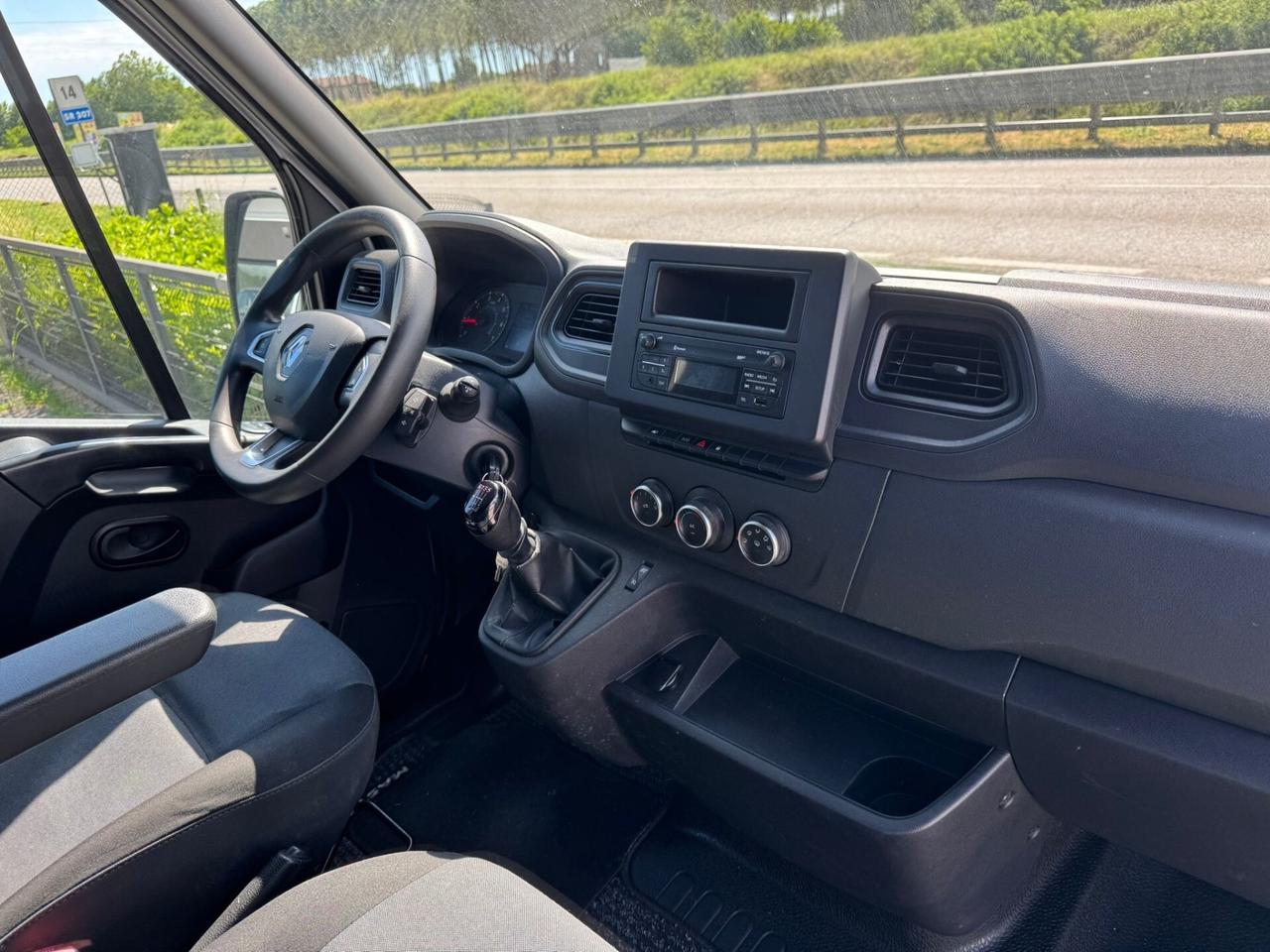 Renault Master T35 2.3 dCi 135 PASSO LUNGO