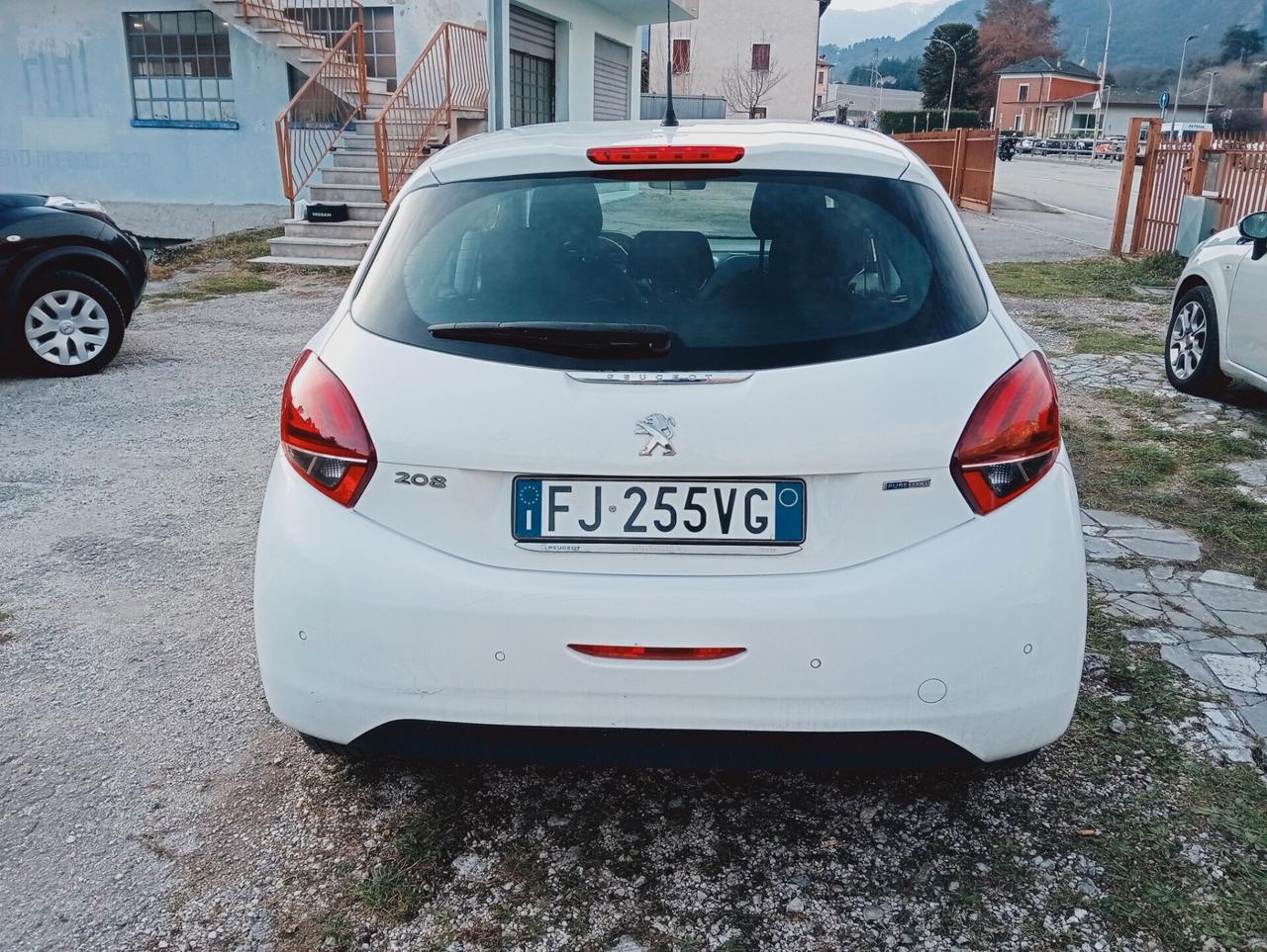 Peugeot 208 PureTech 82 5p. GPL Access