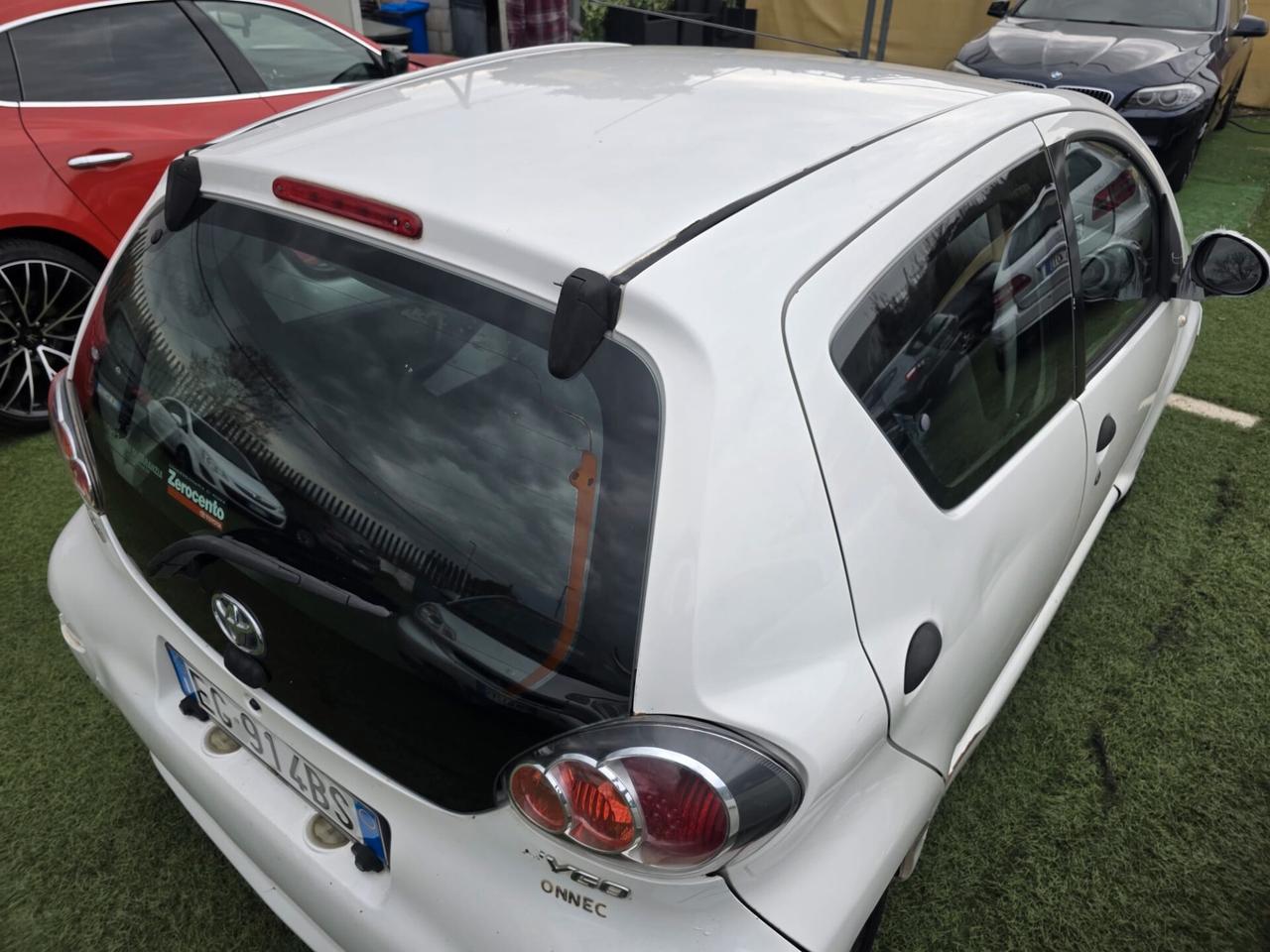 Toyota Aygo 1.0 12V VVT-i 5 porte euro 5. Neopatentati