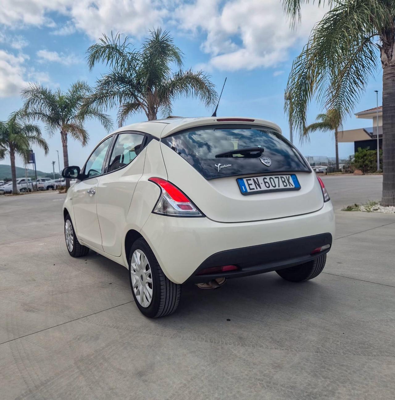 Lancia Ypsilon 1.3 MJT 16V 95 CV 5 porte S&S Silver