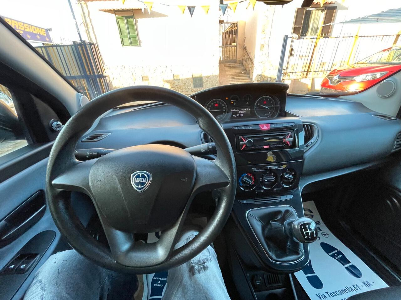 Lancia Ypsilon 1.2 69 CV 5 porte Silver