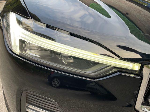 VOLVO XC60 2.0 B4 AWD AUTOMATICA CERCHI DA 19" FARI FULL LED
