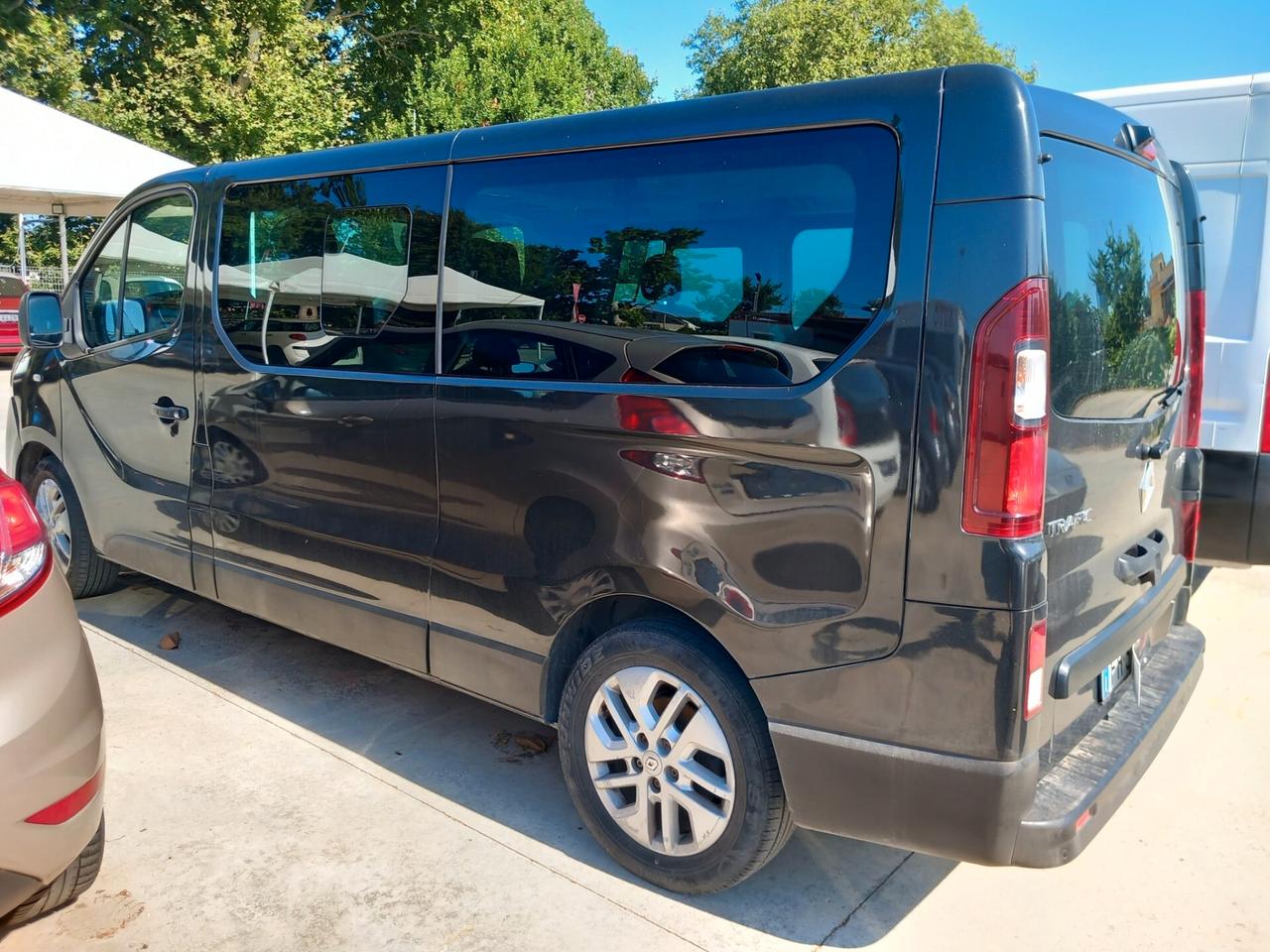 Renault Trafic 1.6 dCi 125CV S&S Intens 9 posti MOTORE SOSTITUITO CON KM 156000