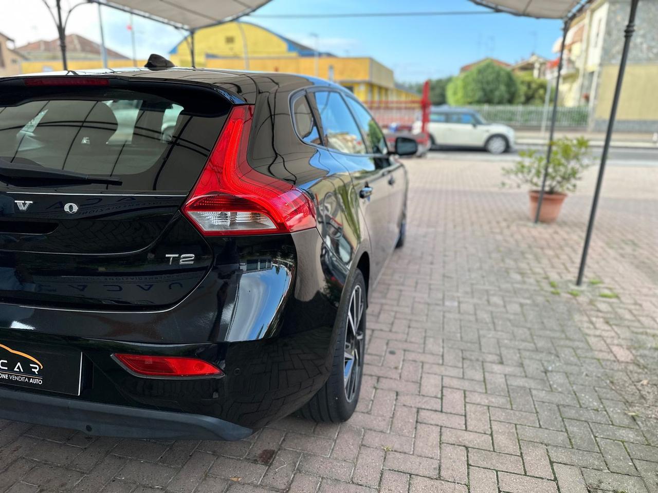 Volvo V40 Business Plus 2.0 T2 #6843