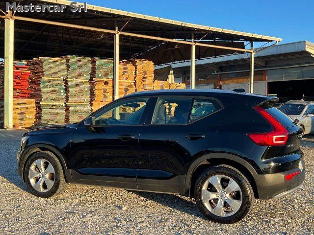 VOLVO XC40 XC40 2.0 b4 Momentum Pro awd auto my21 - GG617AR