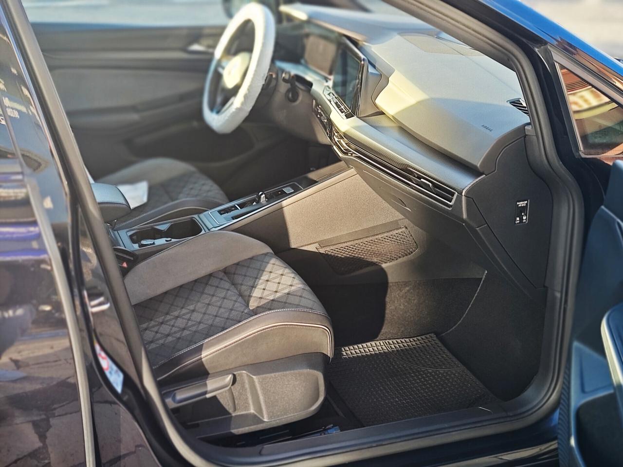 VOLKSWAGEN GOLF VIII 2.0 TDI 150 CV DSG SCR R-LINE