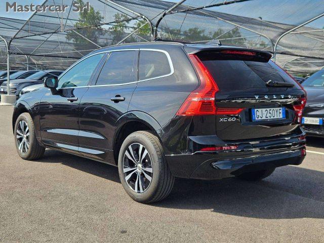VOLVO XC60 XC60 II 2022 2.0 b4 Momentum auto - GJ250YF