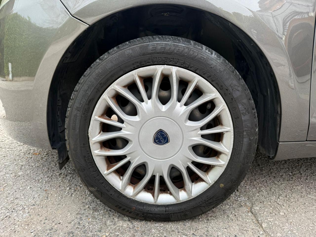 Lancia Ypsilon 1.2 69 CV 5 porte Gold NEOPATENTATI