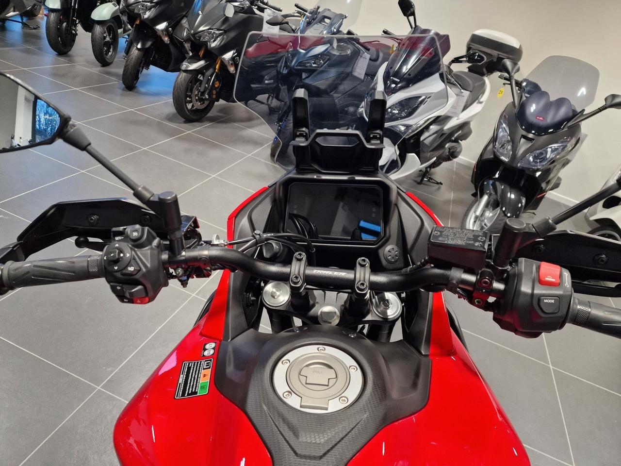 Yamaha Tracer 7 Base ROSSA 2025