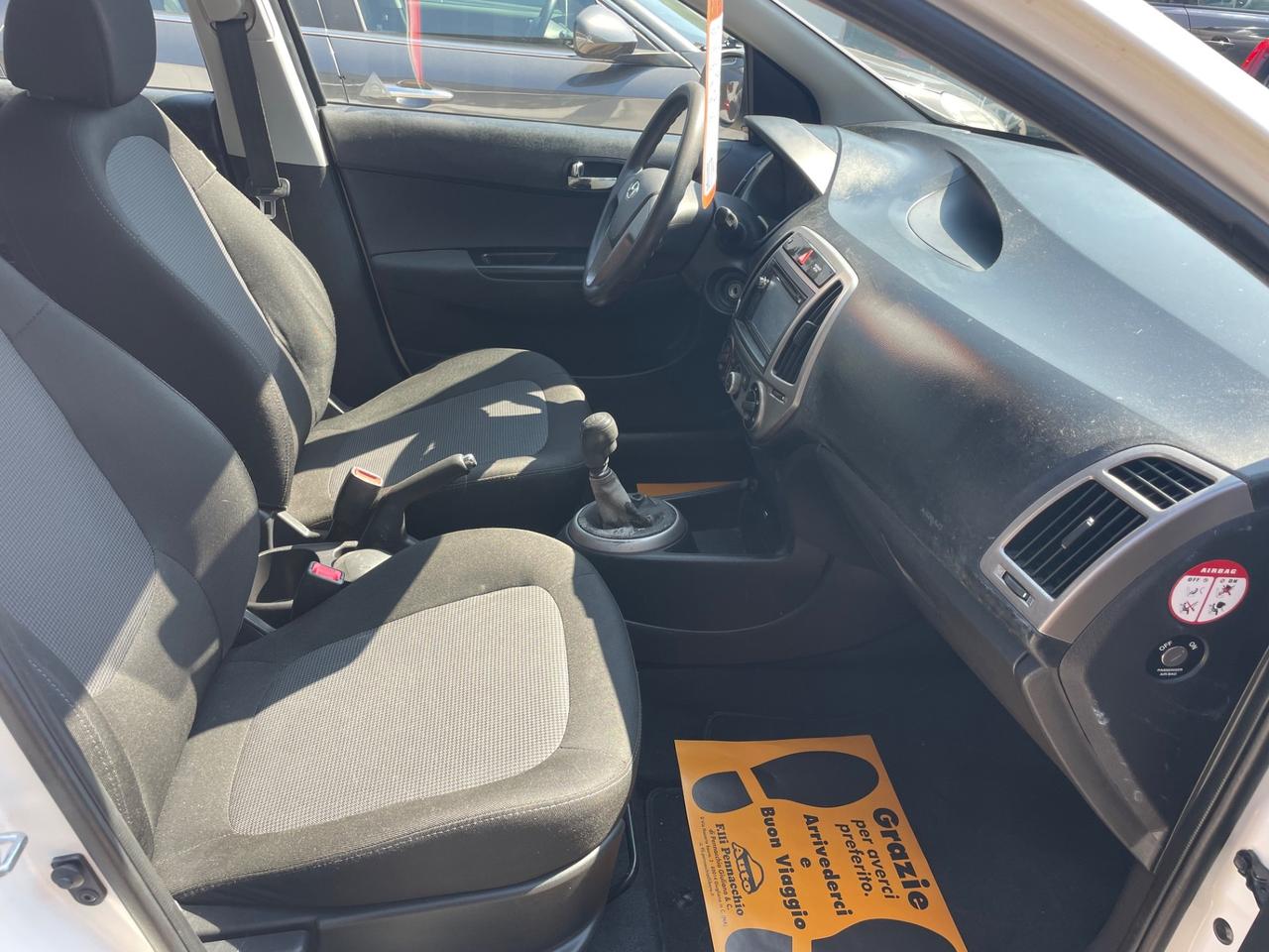 HYUNDAI i20 1.1 DIESEL 75 (CV) 2012