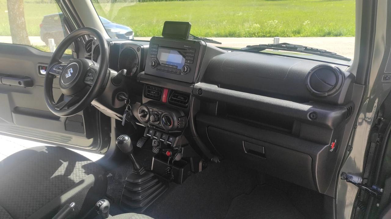 SUZUKI JIMNY 4X4 RIDOTTE 4 POSTI AUTOVETTURA GANCIO