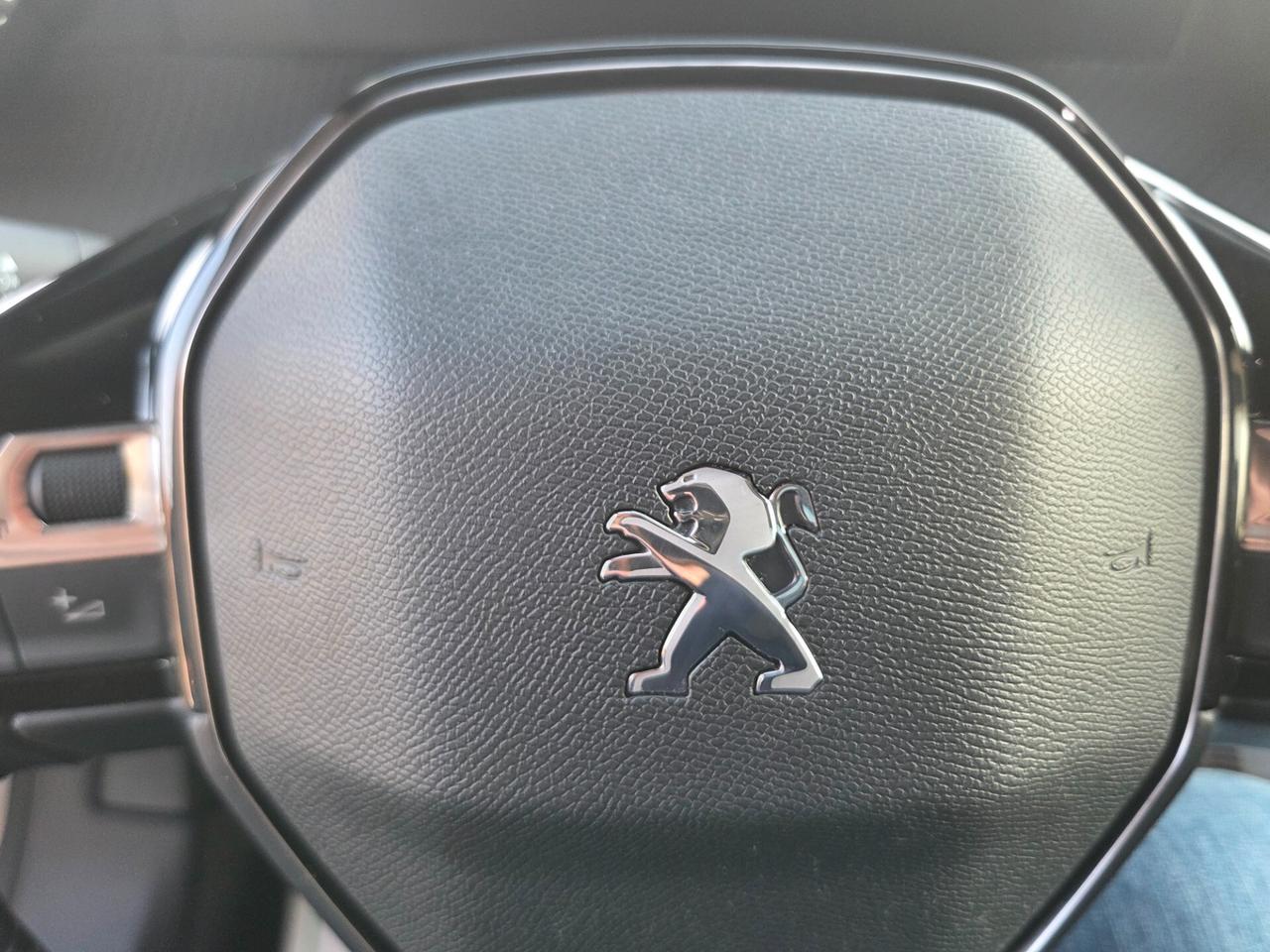 Peugeot 2008 PureTech 155 S&S EAT8 GT