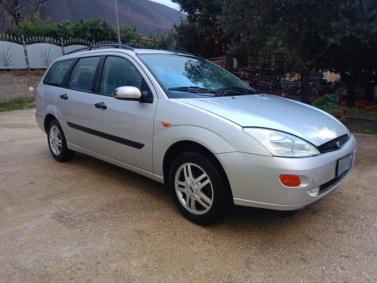 Ford Focus 1.6i 16V cat SW Ghia