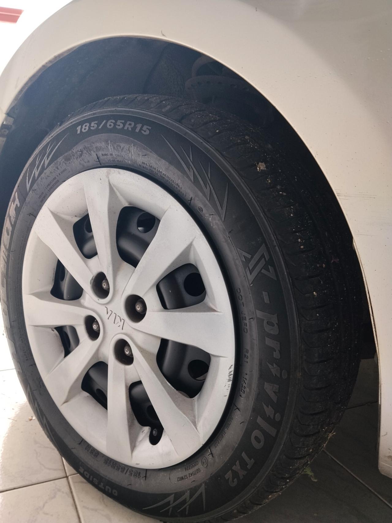 Kia Rio 1.1 diesel 75 CV 2013 CON GARANZIA