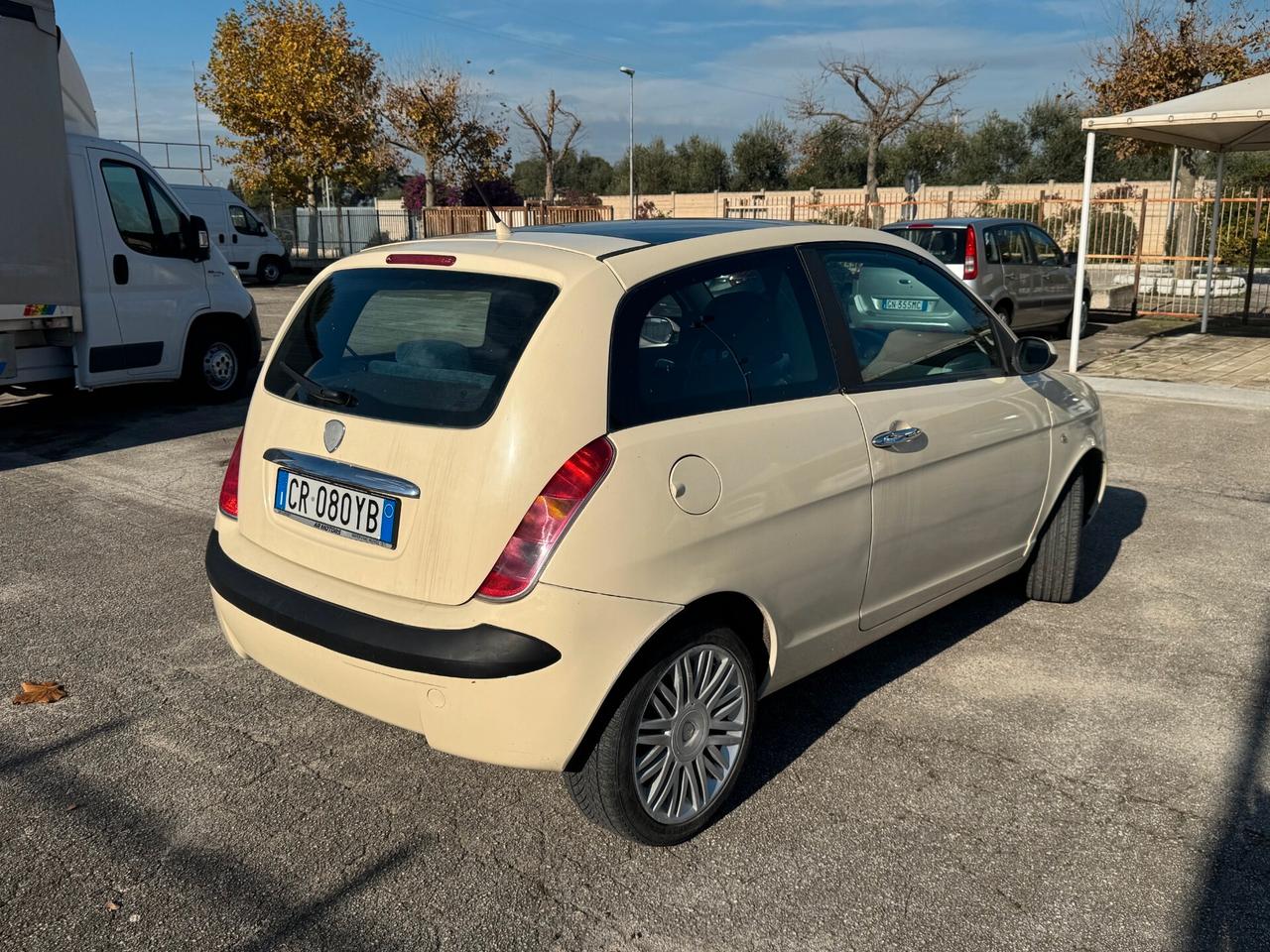 LANCIA YPSILON 1.3 MJ 70 CV. PLATINO TETTO+CERCHI