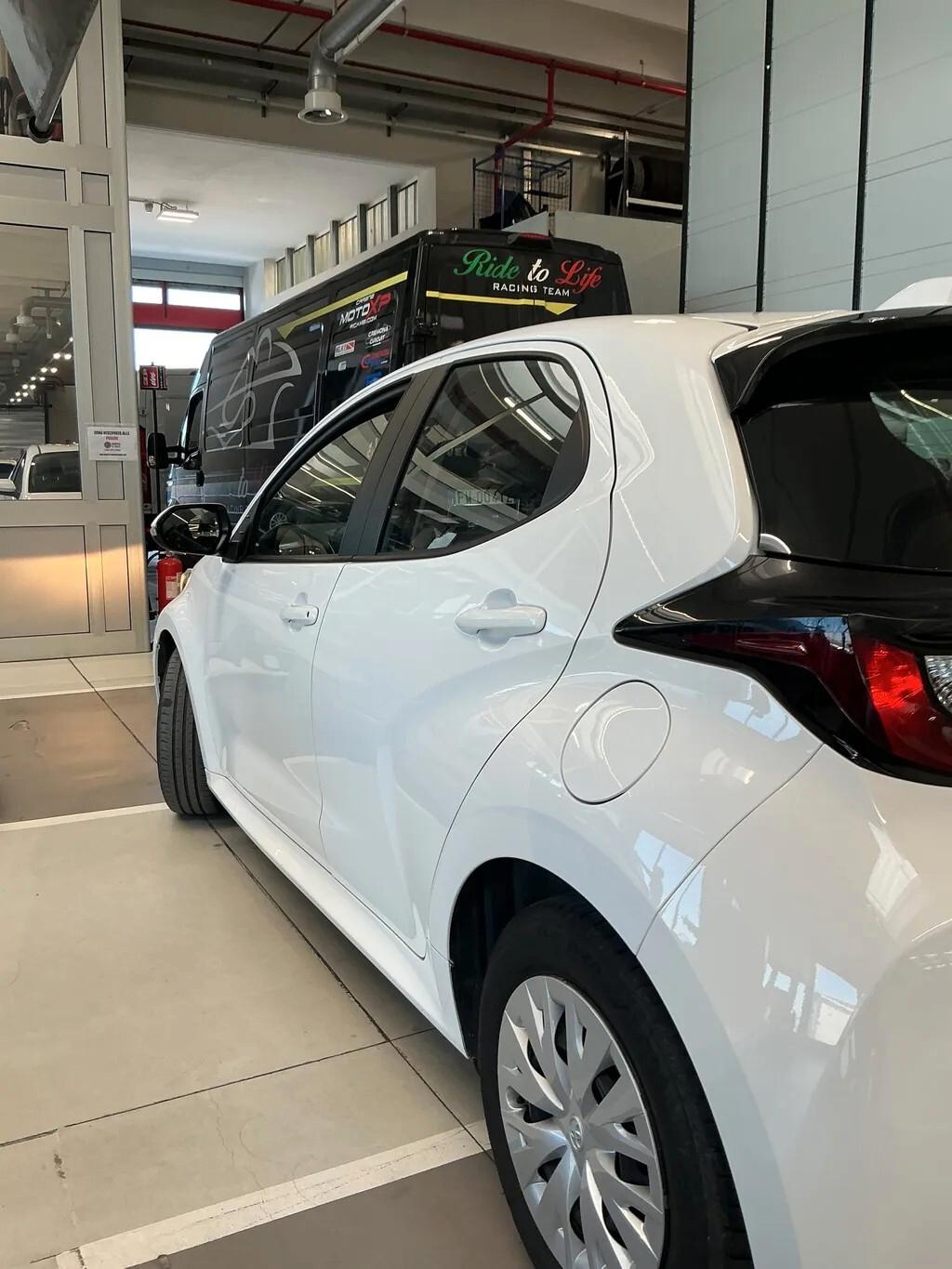 Toyota Yaris 1.0 5 porte Active