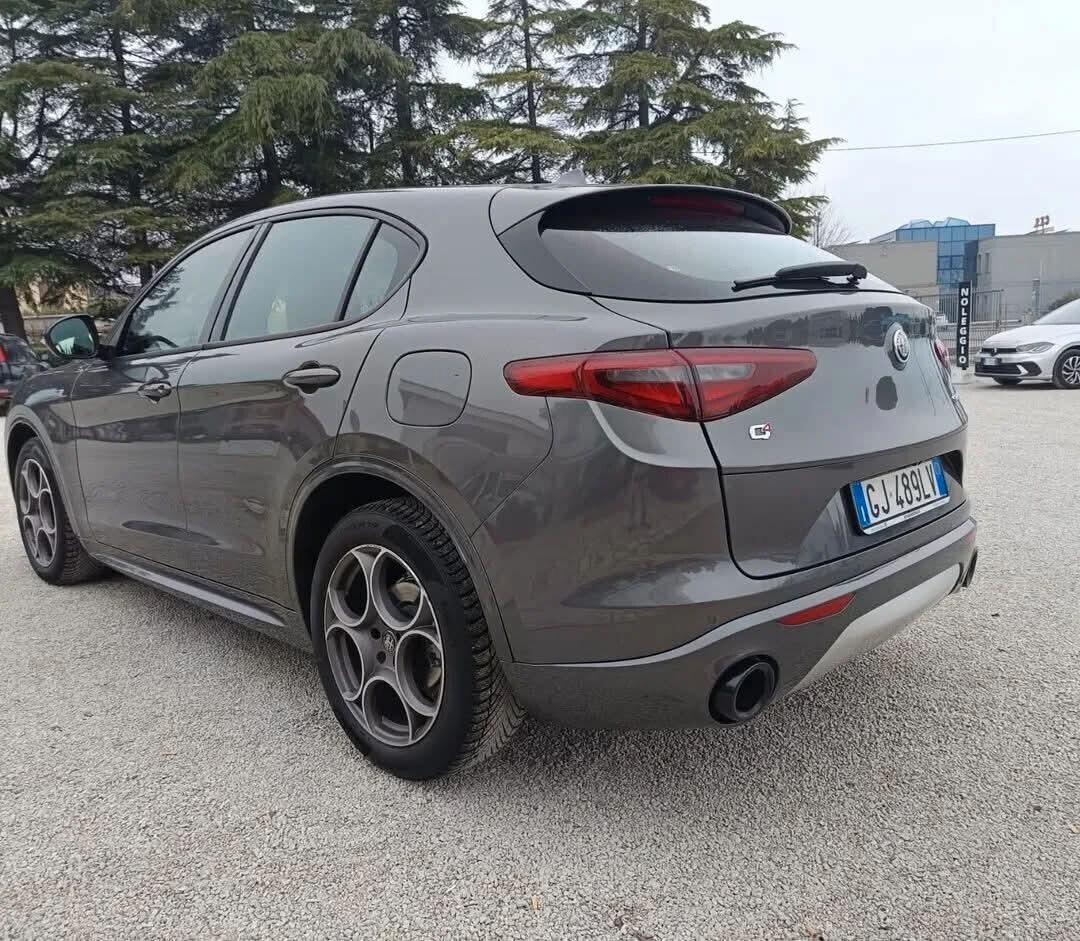 Alfa Romeo Stelvio 210 CV AT8 Q4 Ti Tua 287€ al Mese