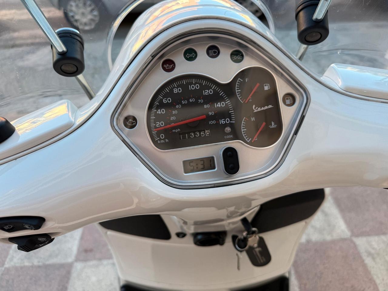 Piaggio Vespa 300 GTS