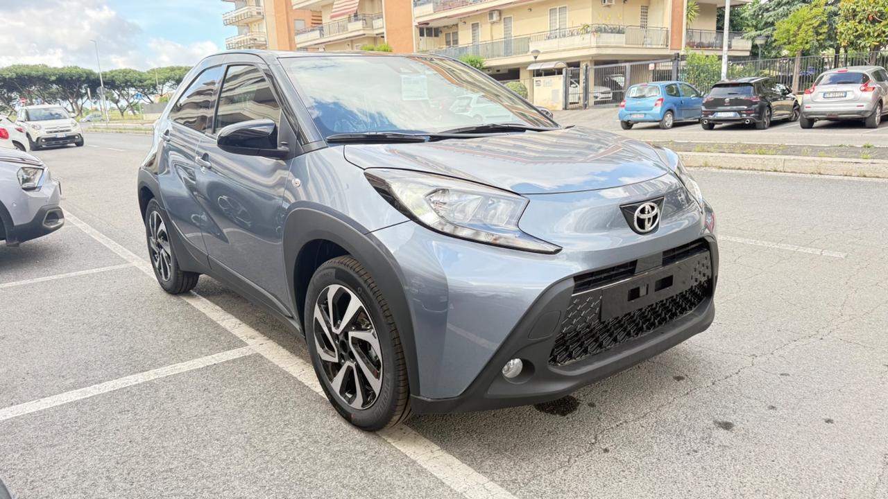 Toyota Aygo X 1.0 VVT-i 72 CV 5 porte Lounge Air S-CVT LED NAVI KAMERA PDC CAR PLAY CERCHI 16 BLUETOOTH