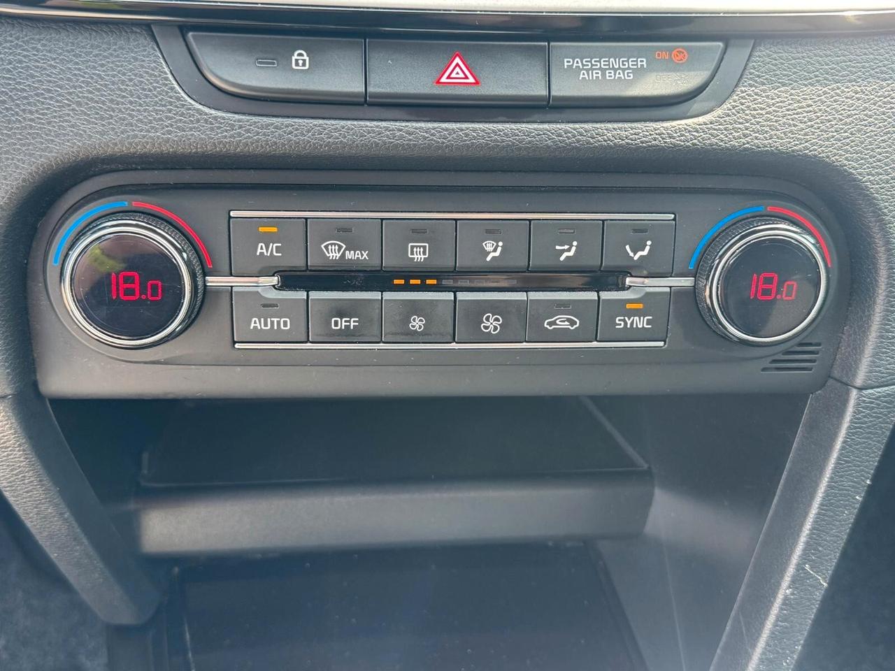 Kia Ceed 1.0 T-GDi 120 CV 5p. URBAN