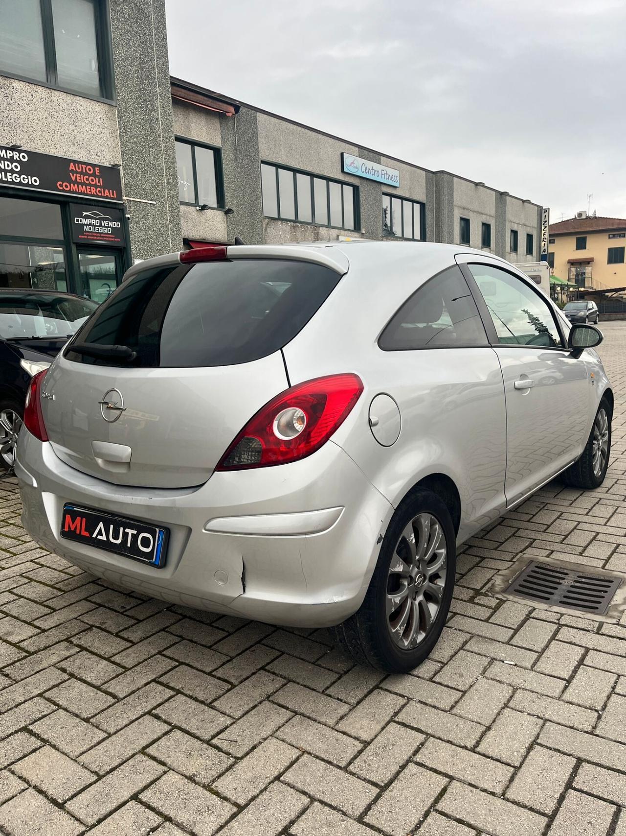 Opel Corsa 1.2 85CV 3 porte GPL-TECH Club - OK NEOPATENTATO