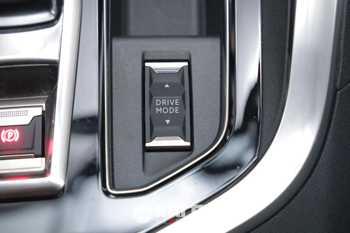 Peugeot 3008 1.6 Hybrid PHEV 225CV Allure Pack e-EAT8