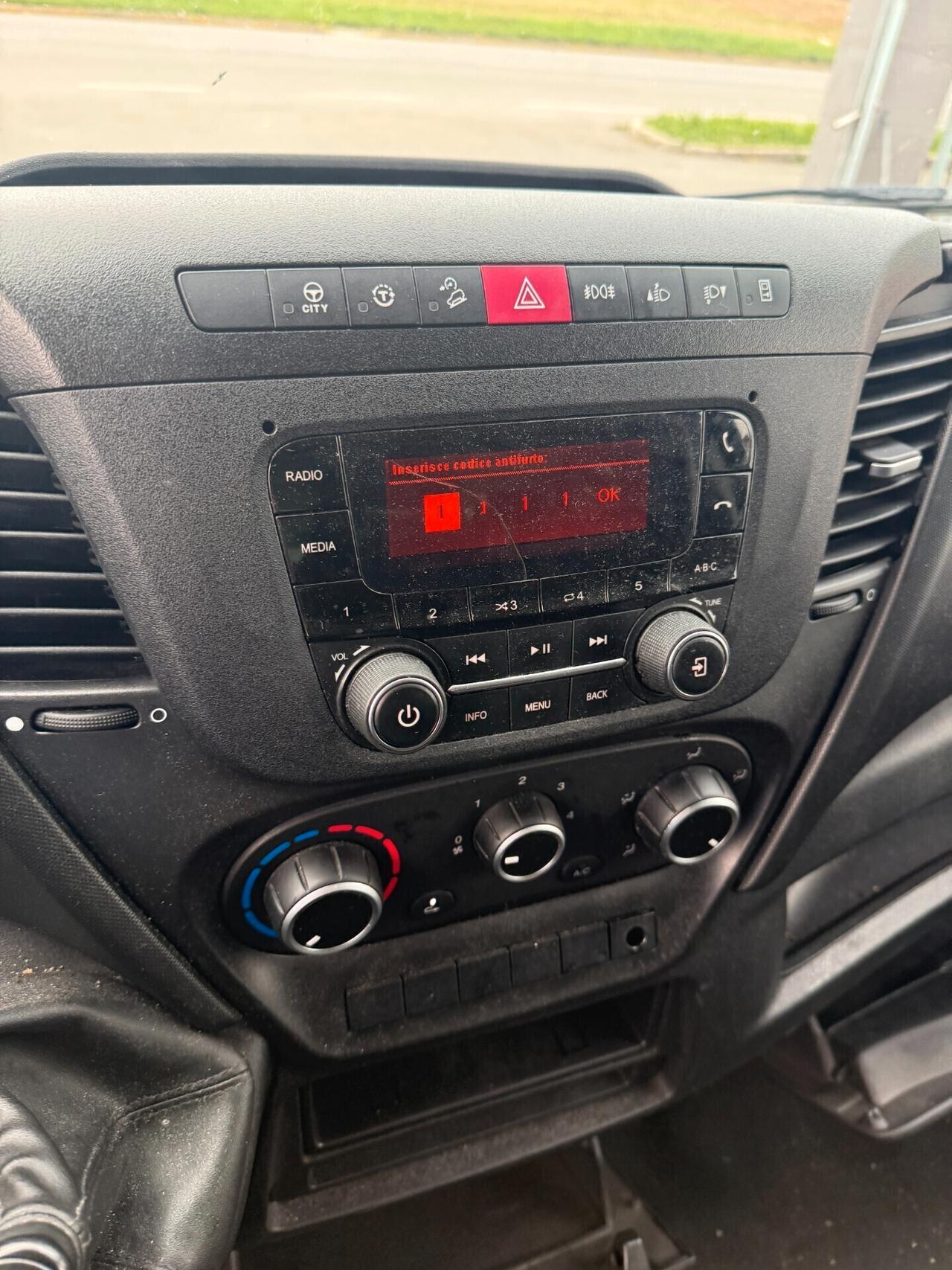 Iveco Daily 35S18/175CV/3.0/SPONDA/2022